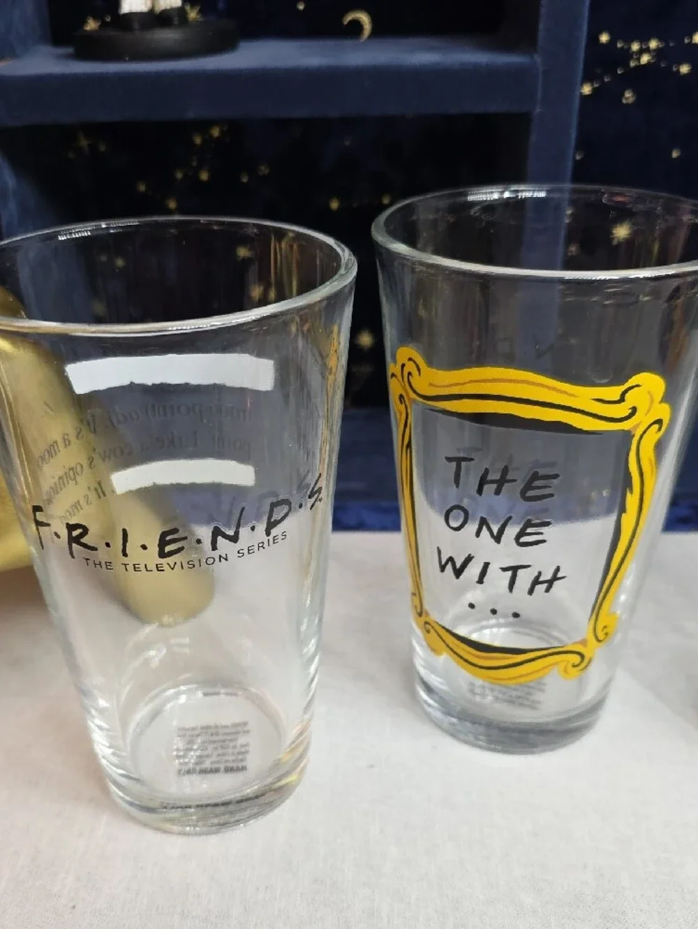 FRIENDS Pint Glass Set with Show Quote Prints
